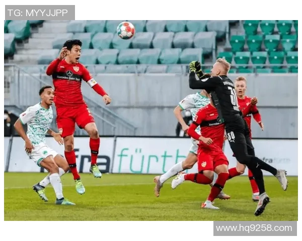 弗赖堡主场战平霍芬海姆，保级前景略有曙光闪现