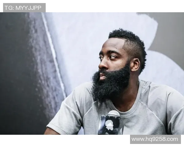 哈登正式宣布加盟湖人，签约3年球迷欢呼雀跃，期待总冠军的到来